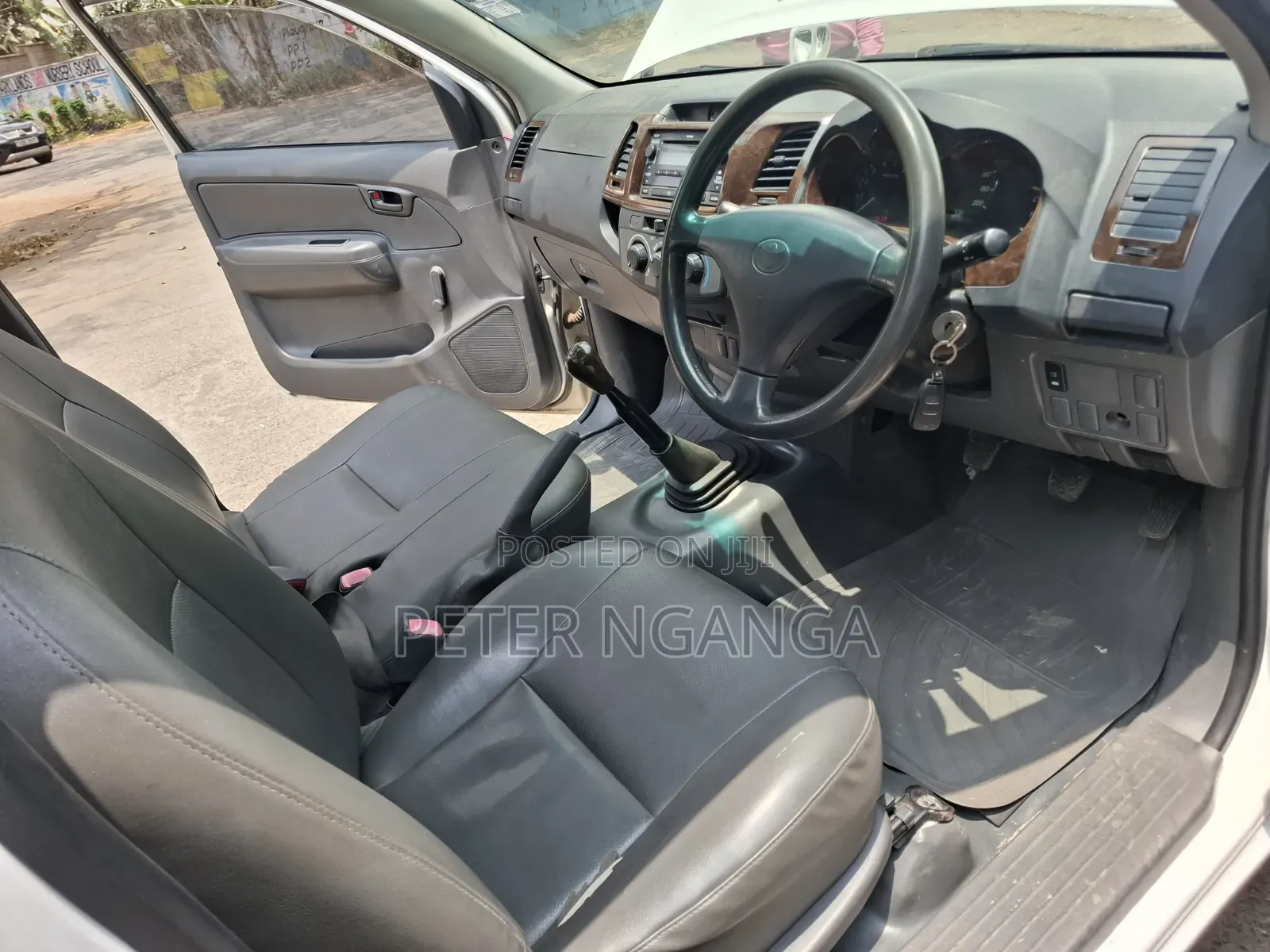 Toyota Hilux 2013 White