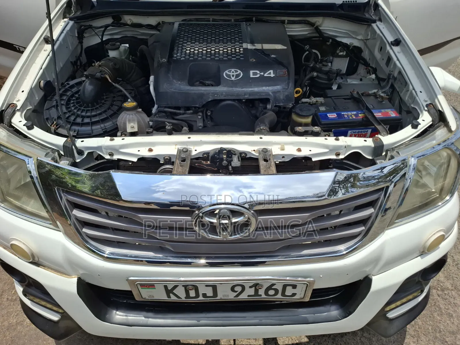 Toyota Hilux 2013 White