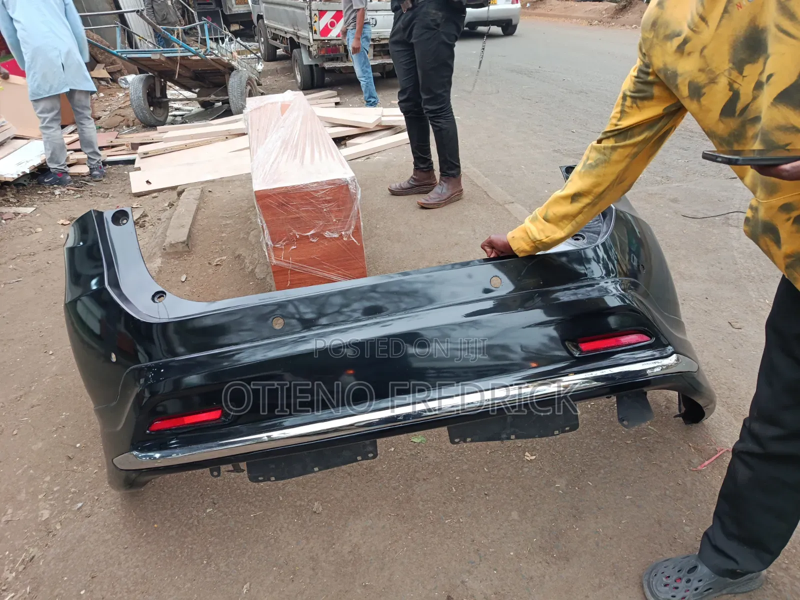 Toyota Harrier 2015 Rear Bumper With Kit. Used