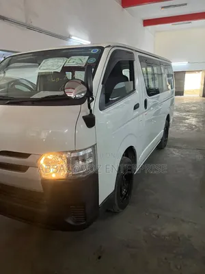 Toyota HiAce 2019 White