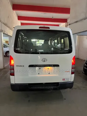 Toyota HiAce 2019 White