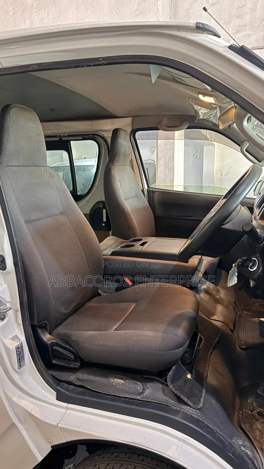 Toyota HiAce 2019 White