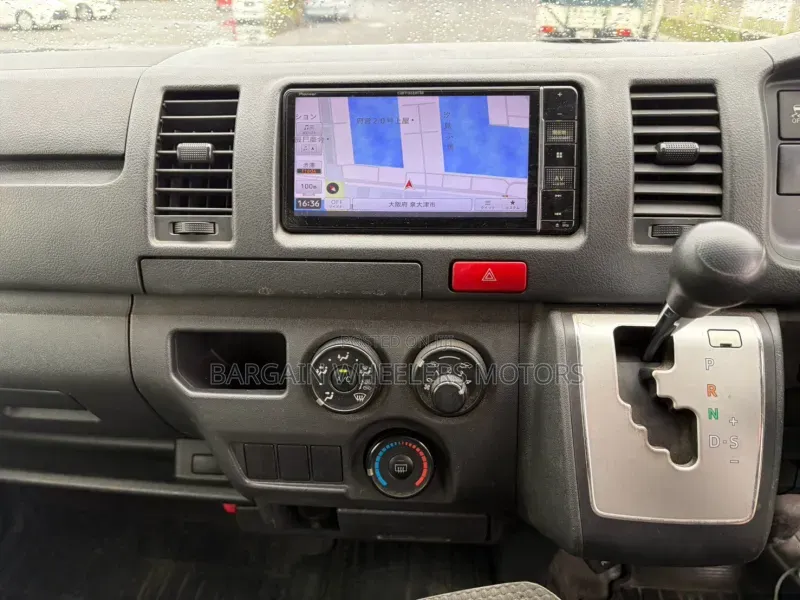 Toyota HiAce 2019 Blue