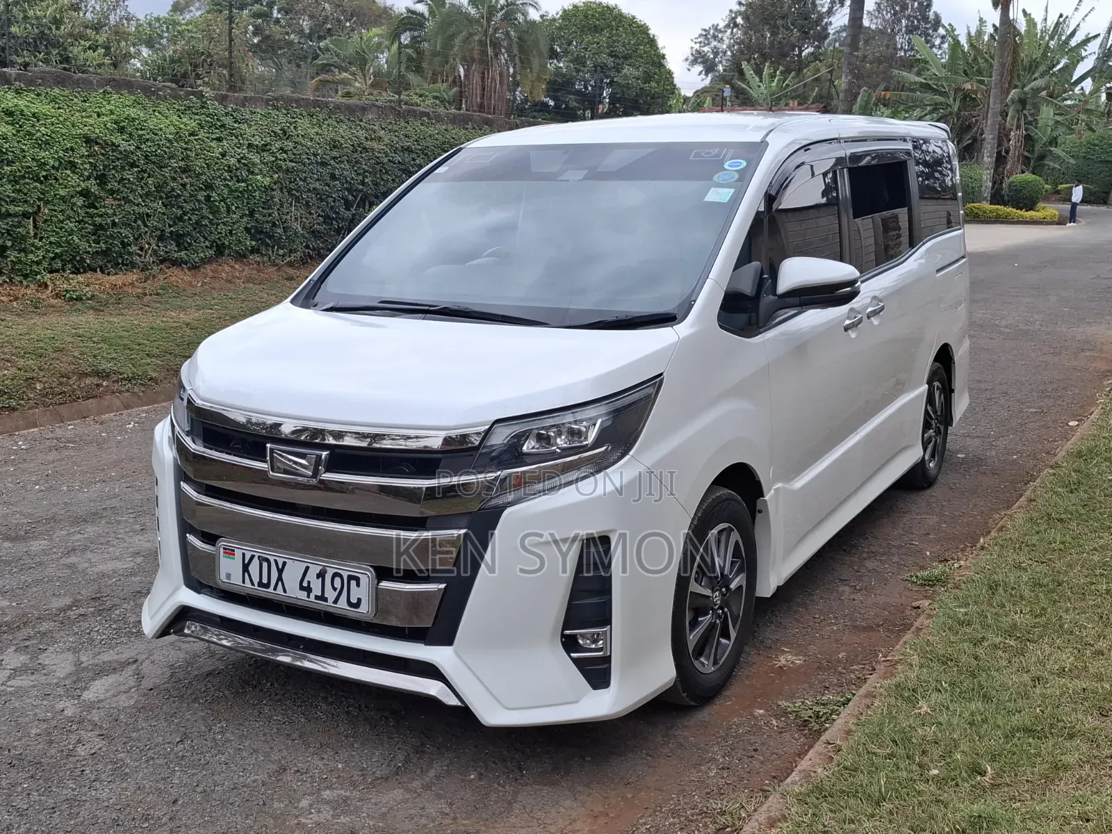Toyota Noah 2.0 FWD (7 Seater) 2018 White