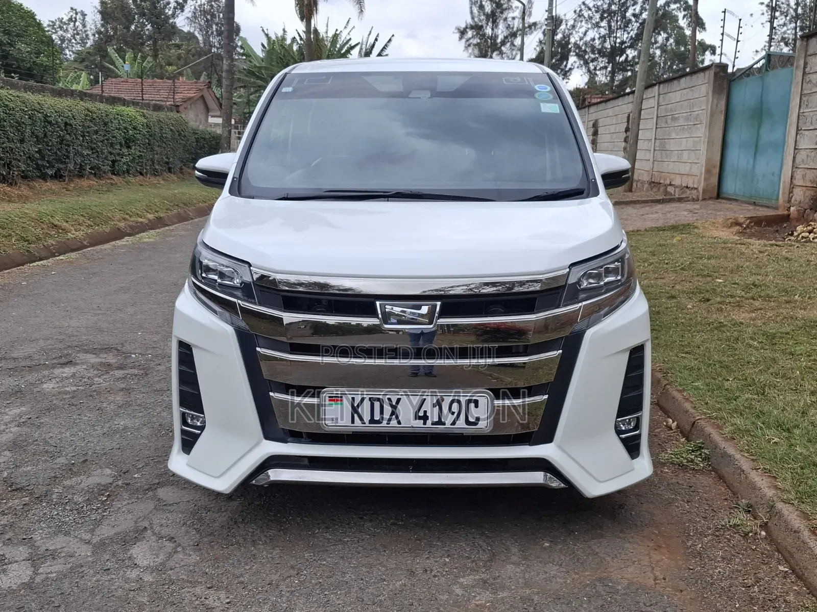 Toyota Noah 2.0 FWD (7 Seater) 2018 White