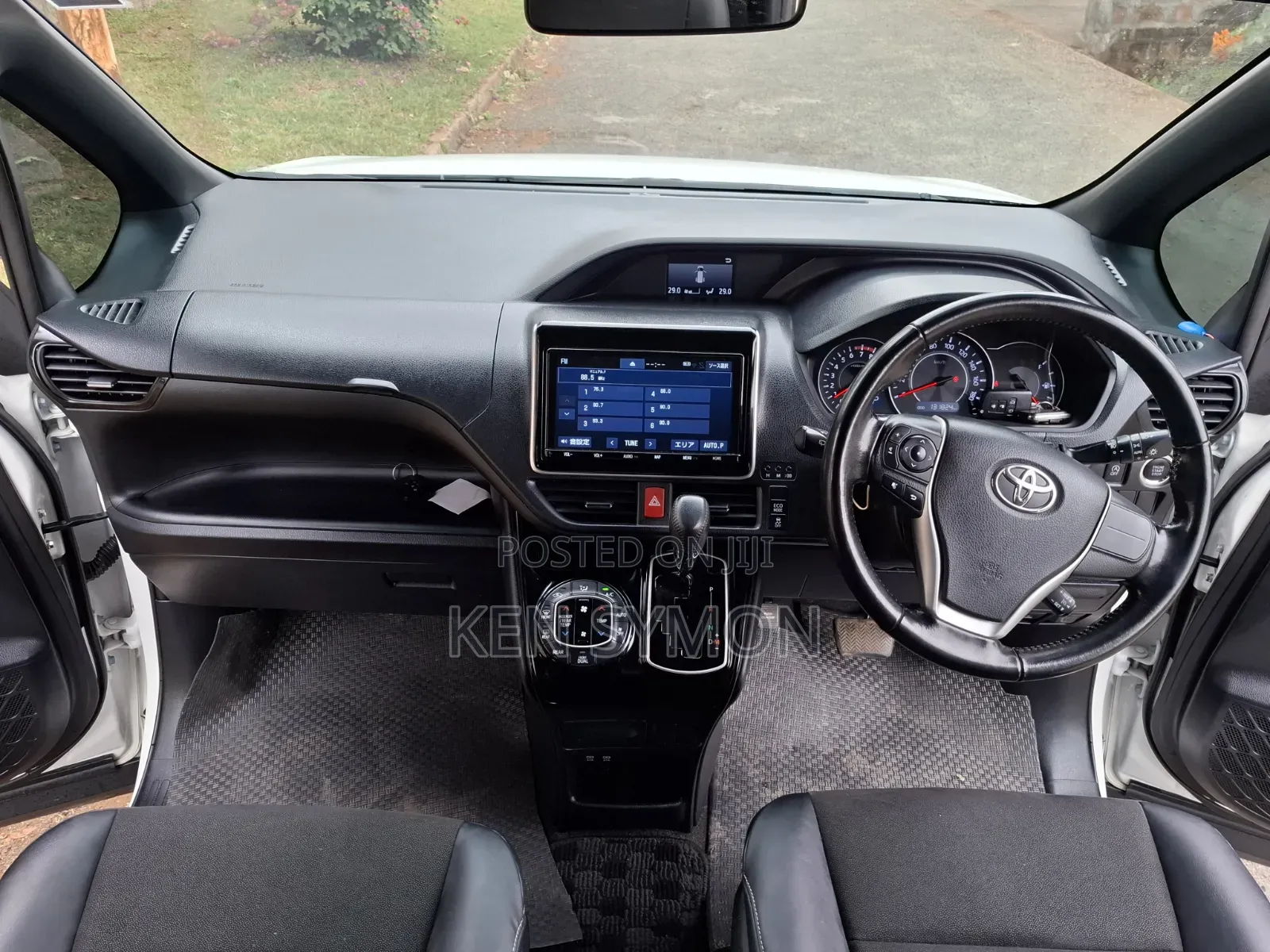 Toyota Noah 2.0 FWD (7 Seater) 2018 White