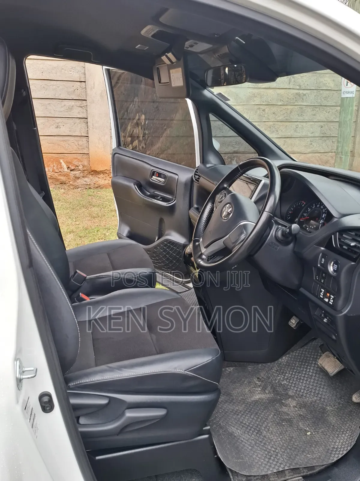 Toyota Noah 2.0 FWD (7 Seater) 2018 White