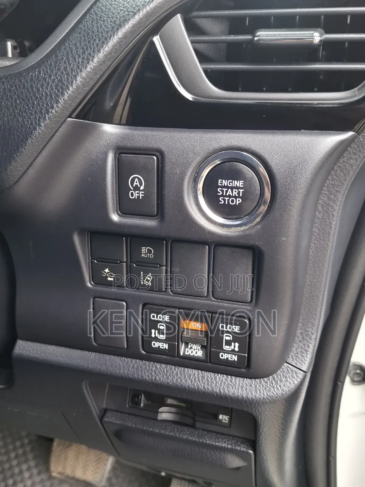 Toyota Noah 2.0 FWD (7 Seater) 2018 White