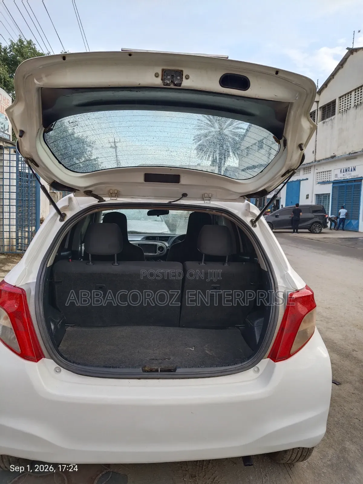 Toyota Vitz 2012 White