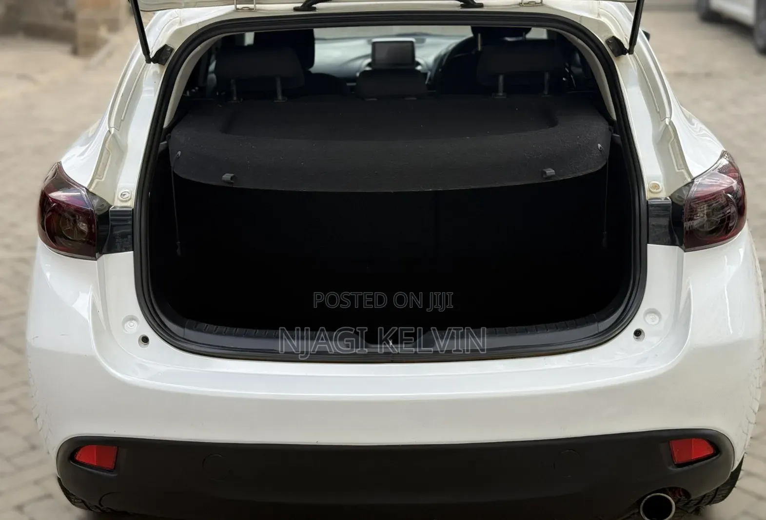 Mazda Axela SV Premium 2014 White