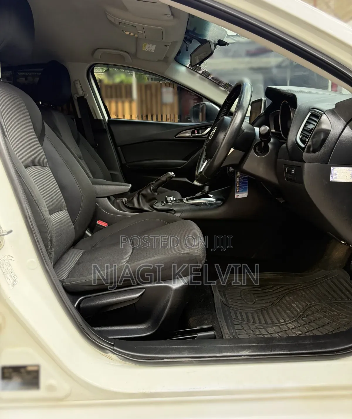 Mazda Axela SV Premium 2014 White