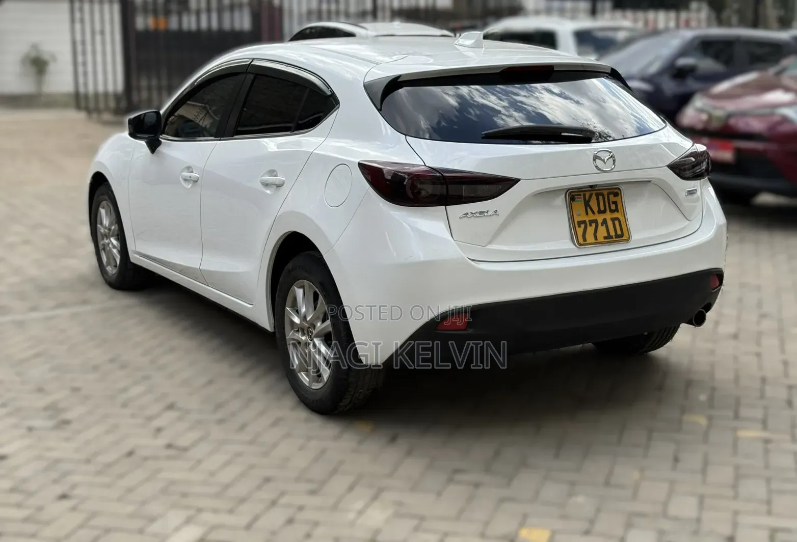 Mazda Axela SV Premium 2014 White