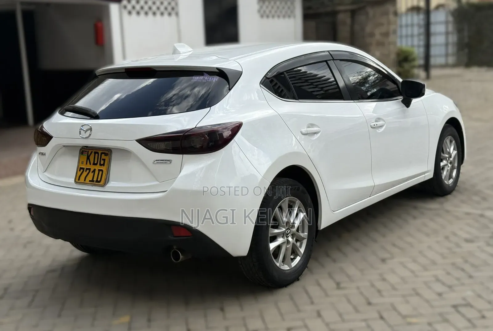 Mazda Axela SV Premium 2014 White
