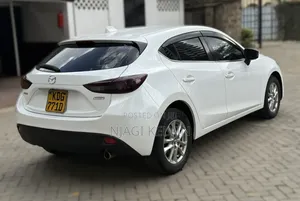 Mazda Axela SV Premium 2014 White
