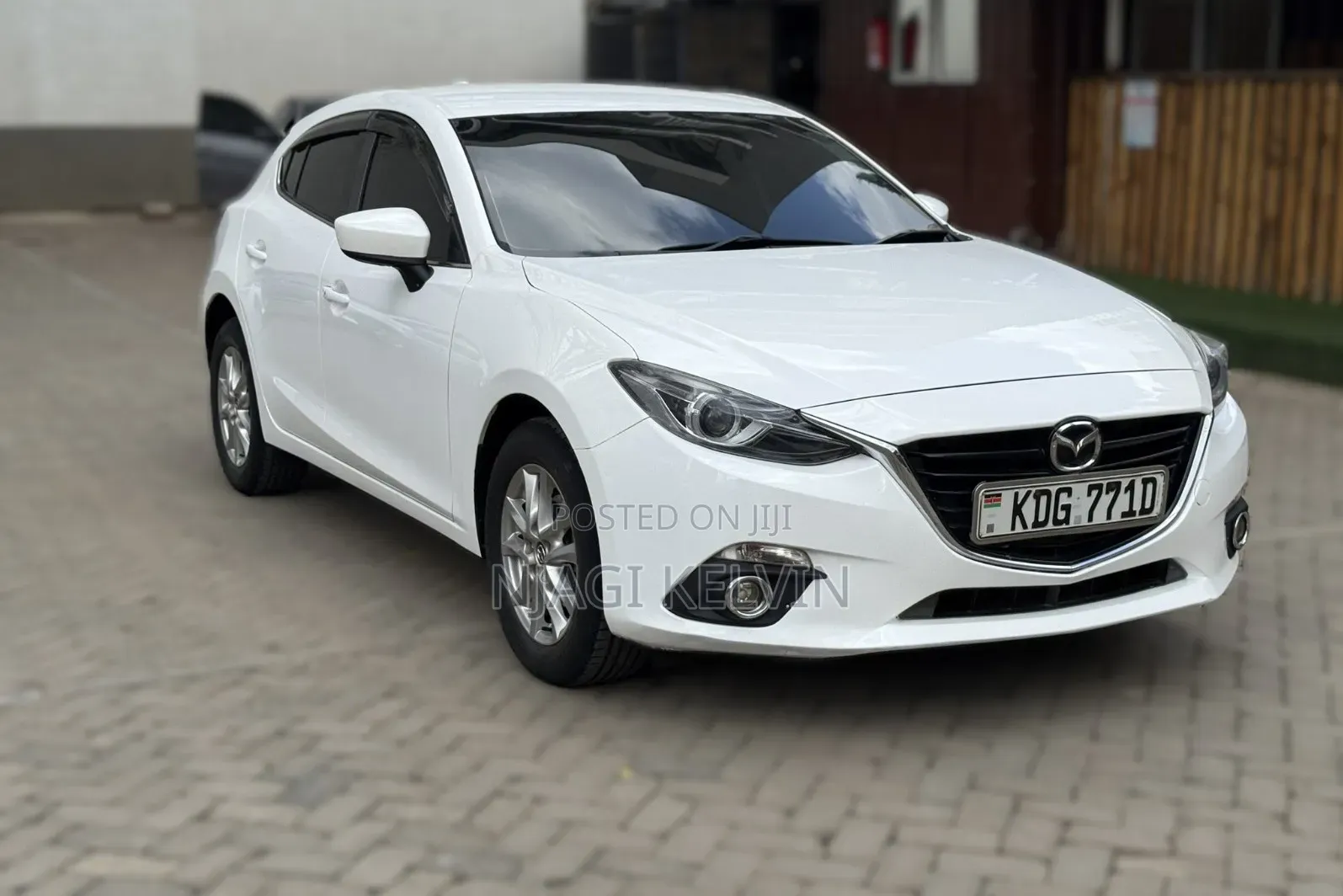 Mazda Axela SV Premium 2014 White