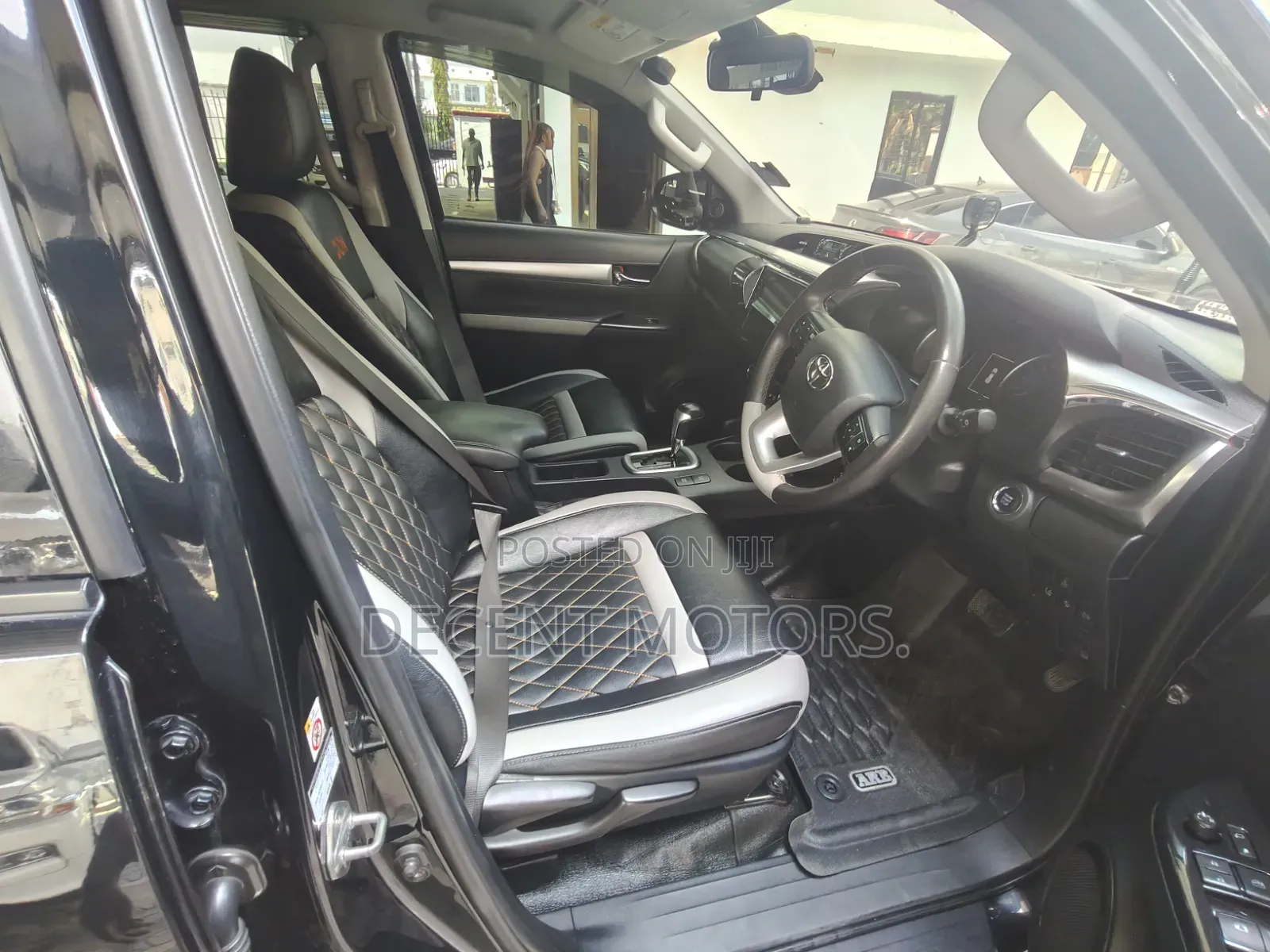 Toyota Hilux 2019 Black