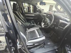 Toyota Hilux 2019 Black