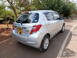 Toyota Vitz 2016 Silver