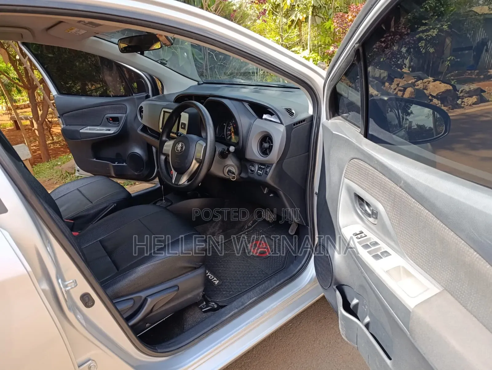 Toyota Vitz 2016 Silver