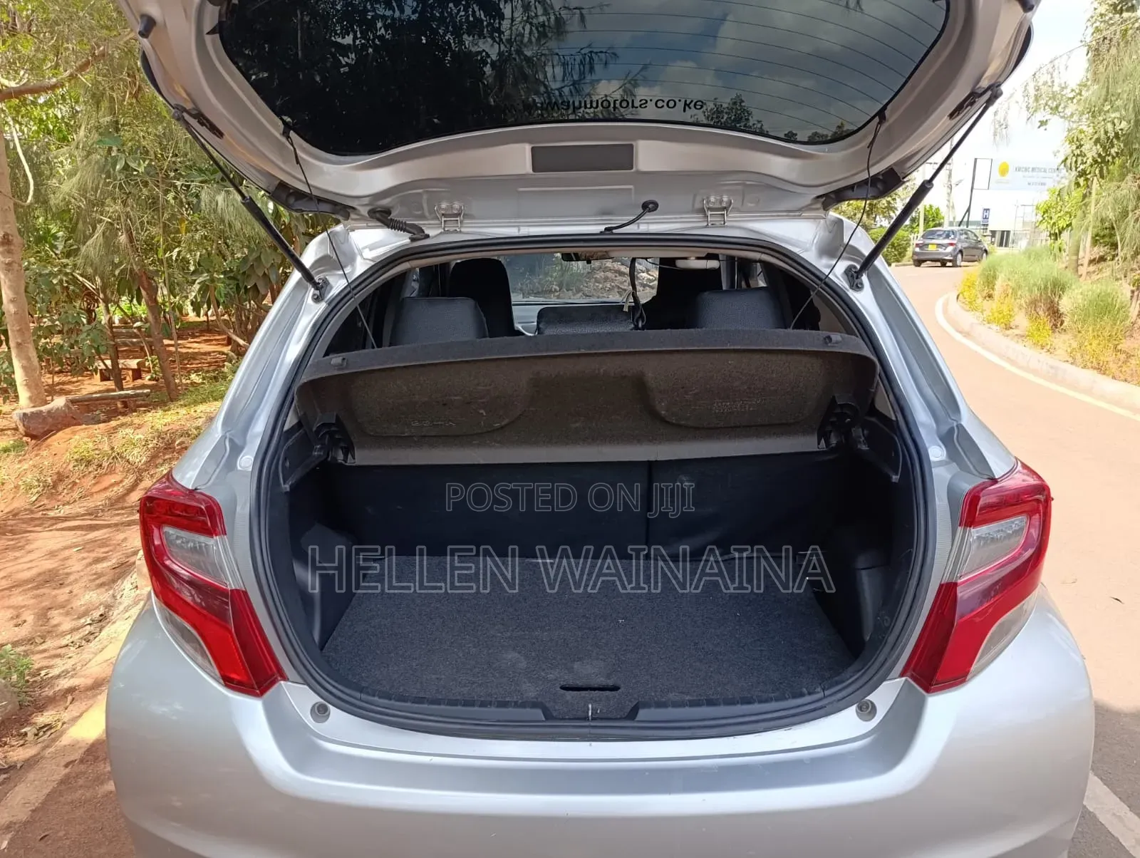 Toyota Vitz 2016 Silver