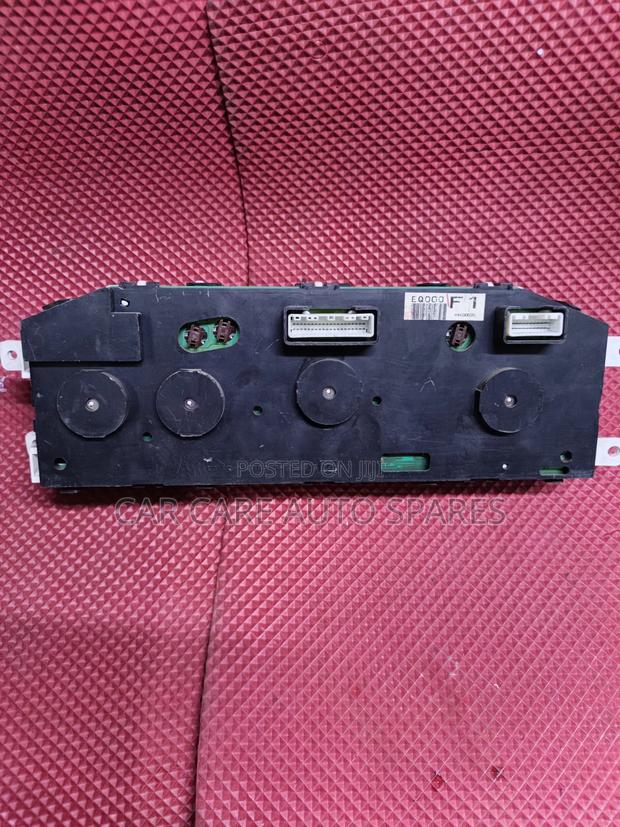 Dashboard Clock Nissan X-Trail NT30 - thumbnail 2