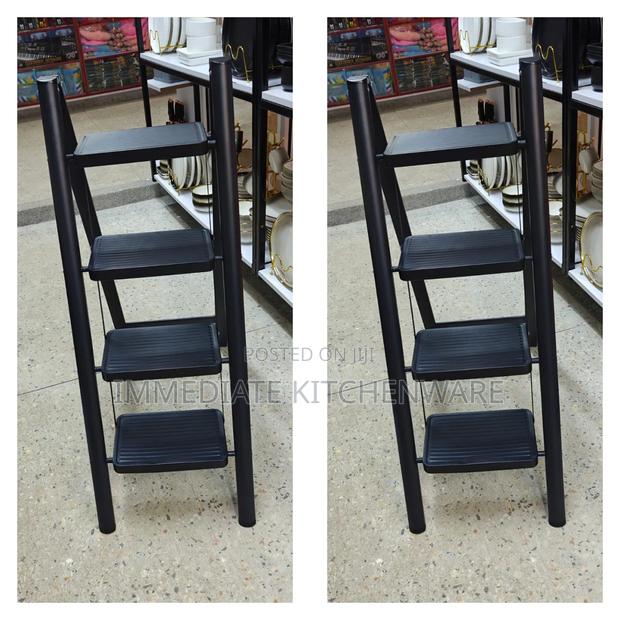 4 Layer Black Heavy Duty Ladder