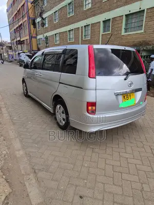Toyota ISIS 2007 Silver