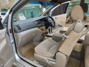 Toyota ISIS 2007 Silver