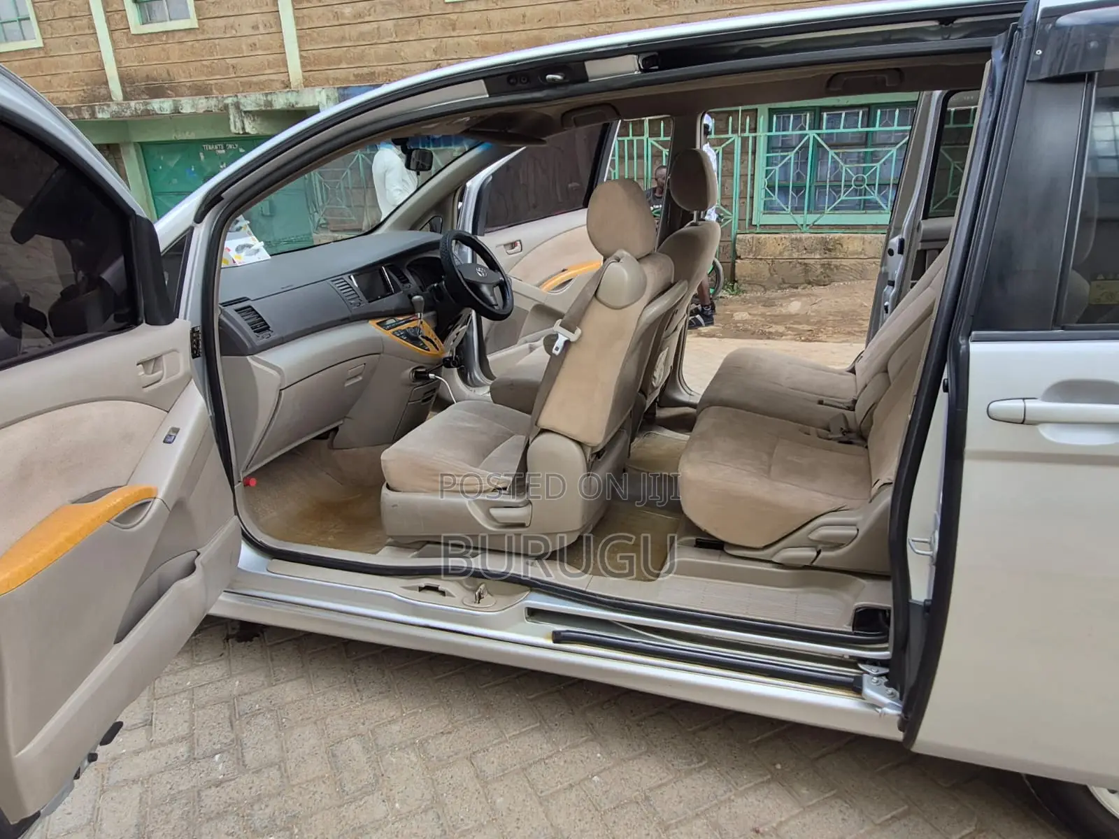 Toyota ISIS 2007 Silver