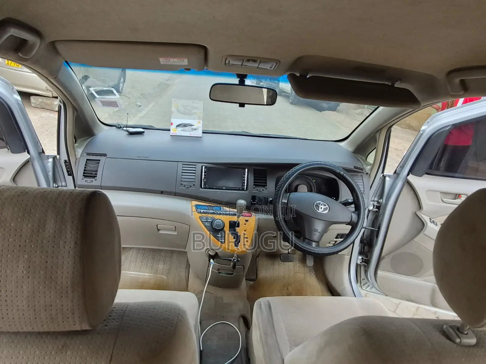 Toyota ISIS 2007 Silver