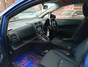Toyota Ractis 2011 Blue