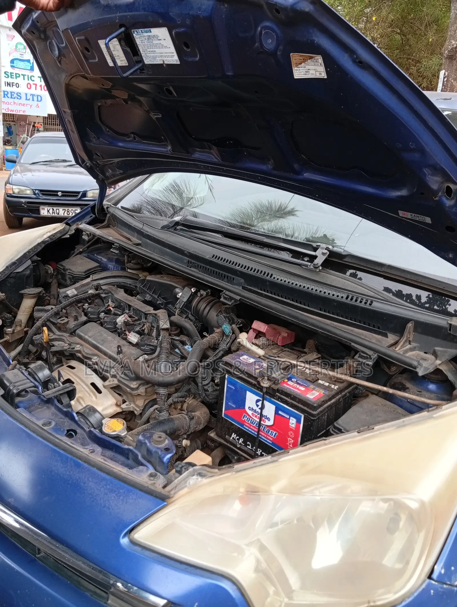 Toyota Ractis 2011 Blue