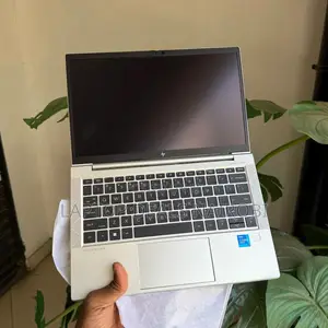 Laptop HP EliteBook 830 G8 16GB Intel Core i7 SSD 512GB