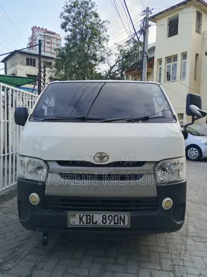 Toyota HiAce 2017 White