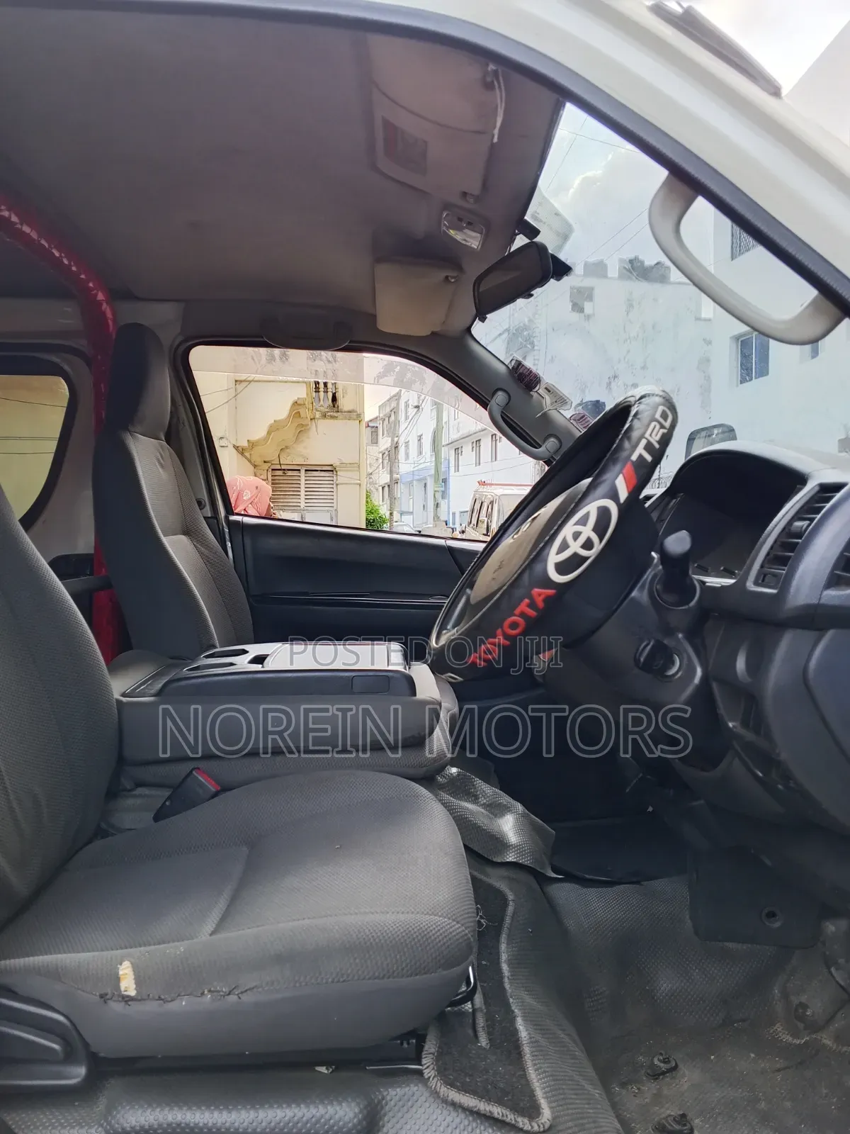 Toyota HiAce 2017 White