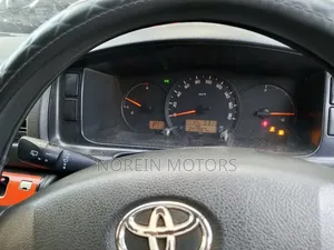 Toyota HiAce 2017 White