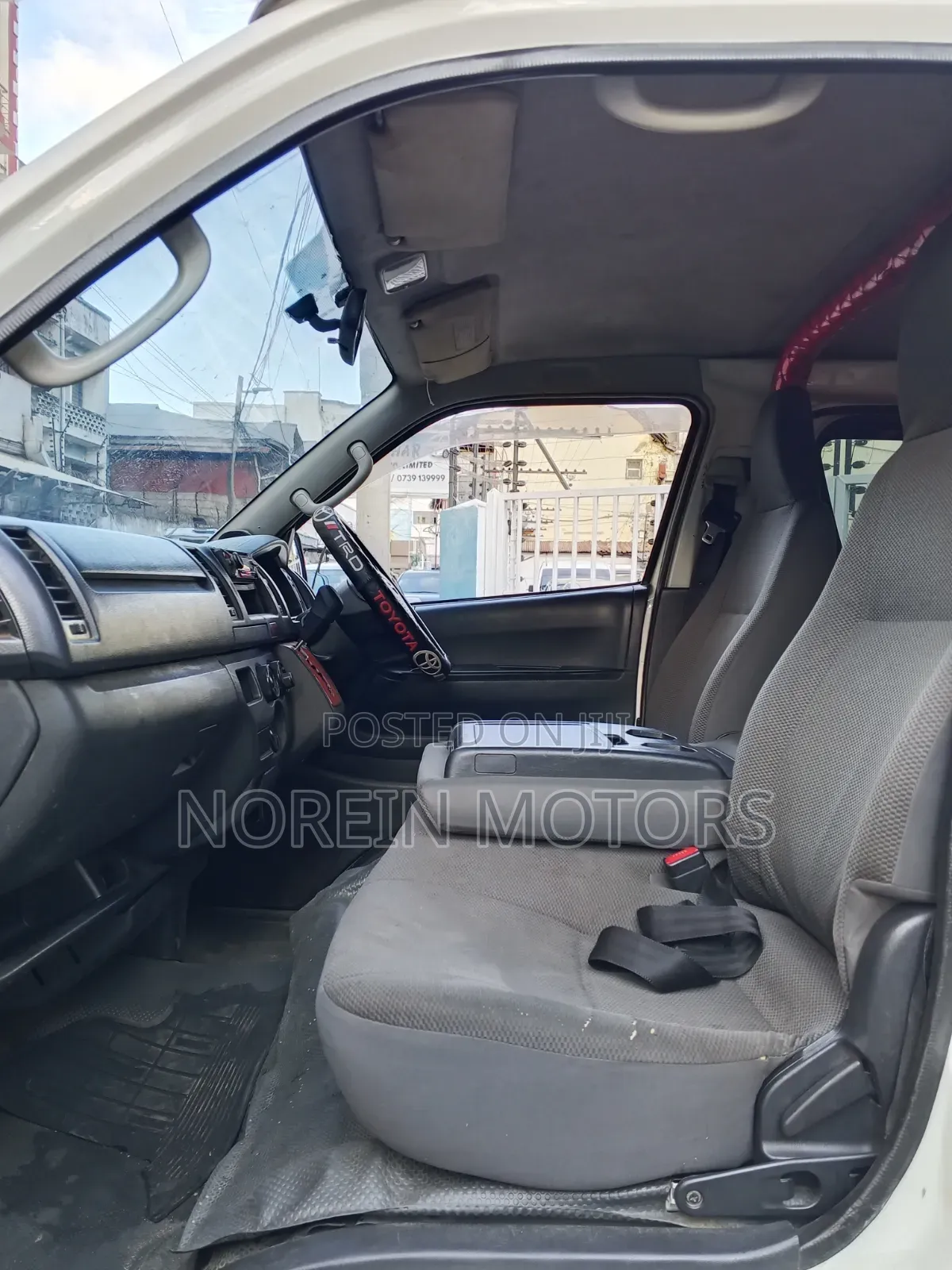 Toyota HiAce 2017 White