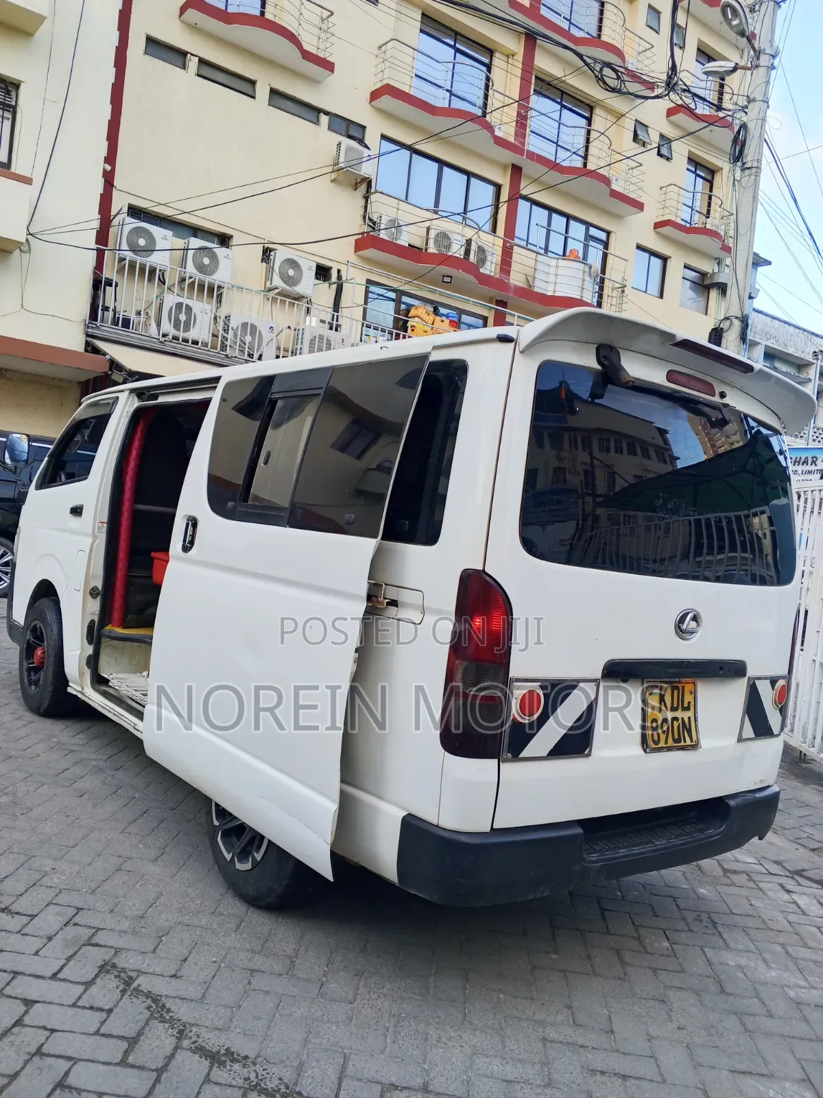 Toyota HiAce 2017 White