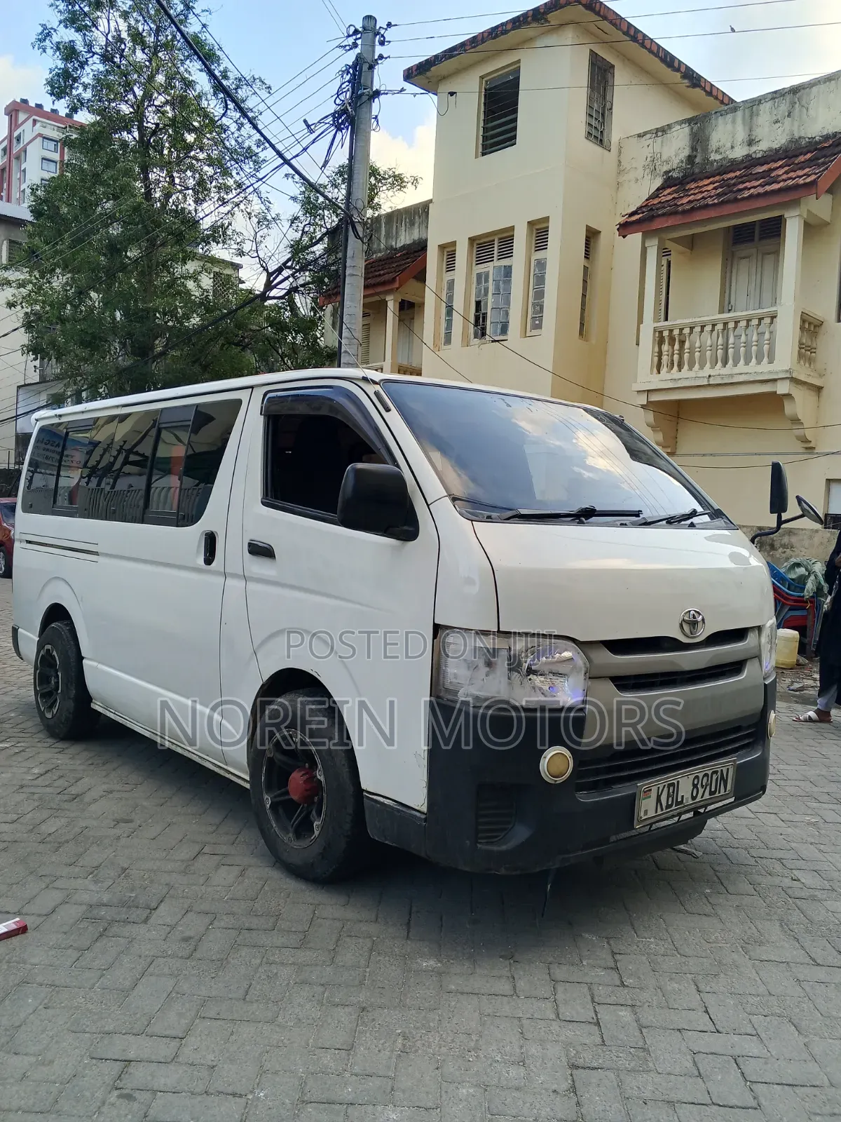 Toyota HiAce 2017 White