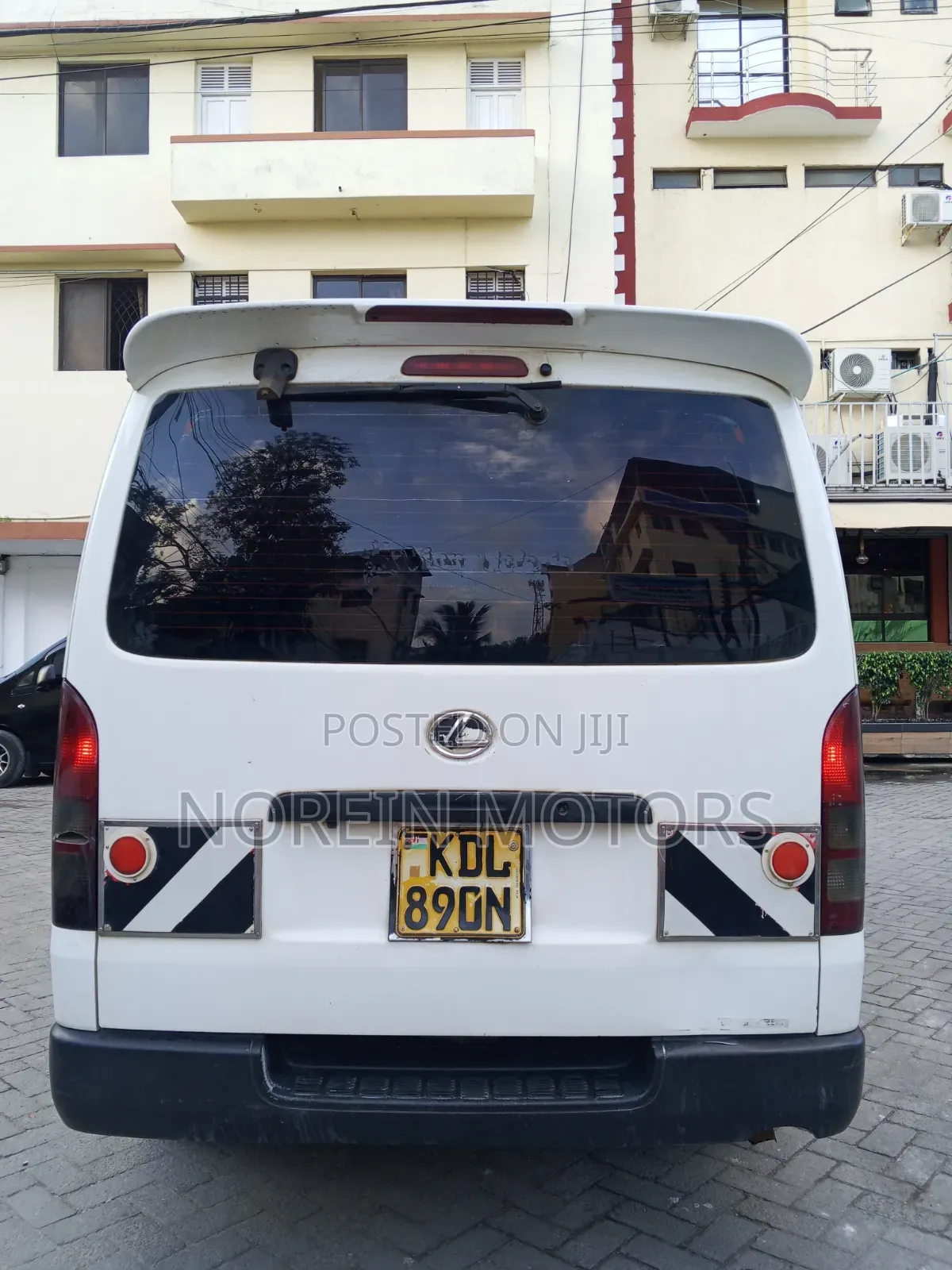 Toyota HiAce 2017 White