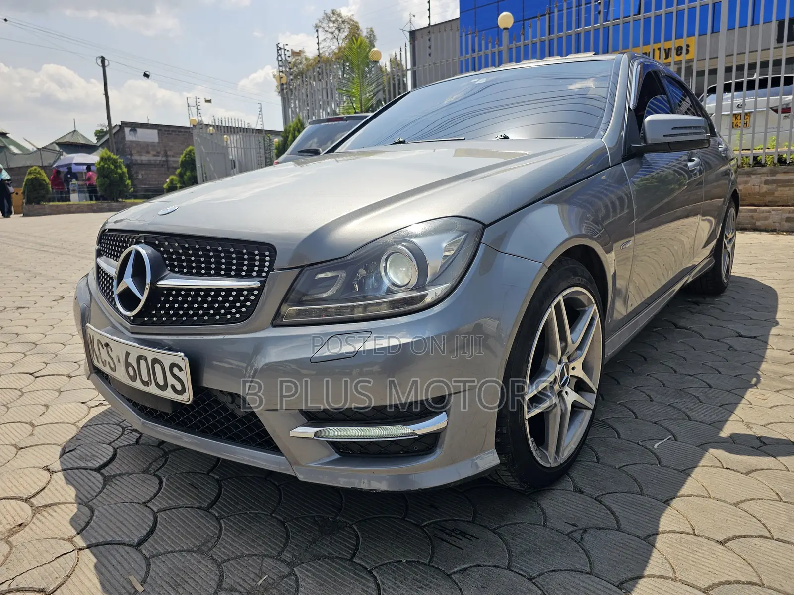 Mercedes-Benz C200 2012 Gray