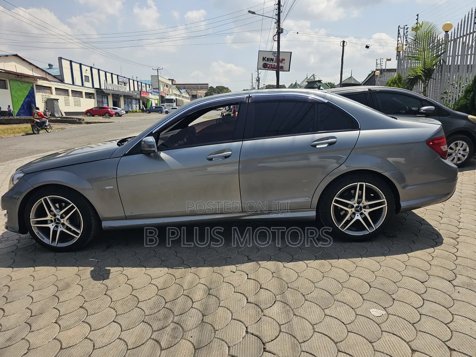 Mercedes-Benz C200 2012 Gray