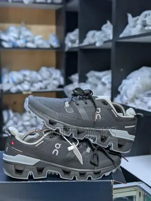 Qc on Running Cloudwander Waterproof Sneakers