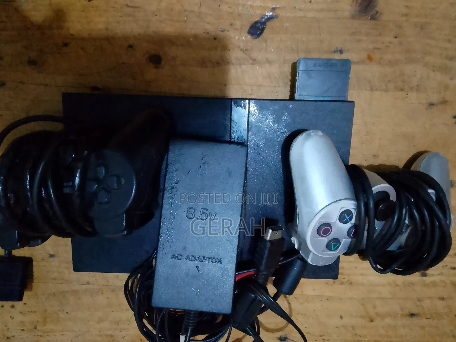 PS2 Slim Chipped + 2pads + Memory Card + 8games