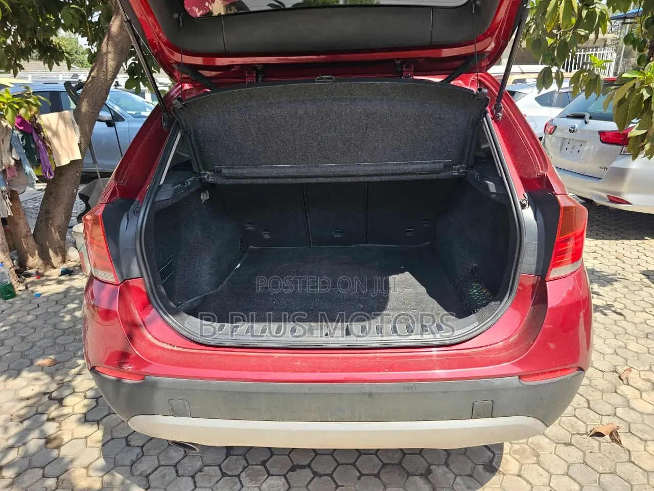 BMW X1 2011 Maroon