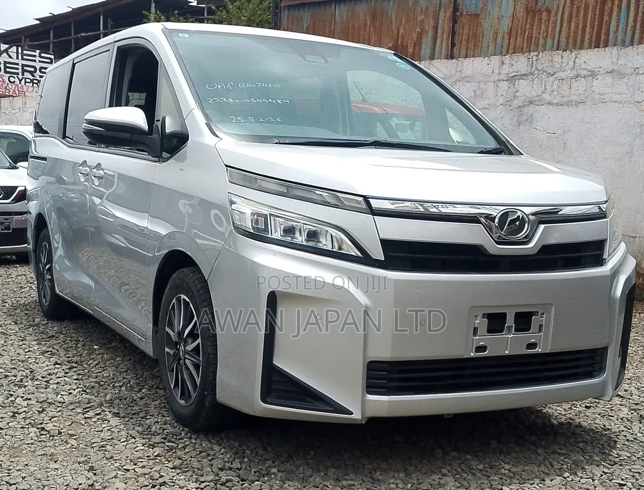 Toyota Voxy V 2WD 8-Seater 2019 Silver