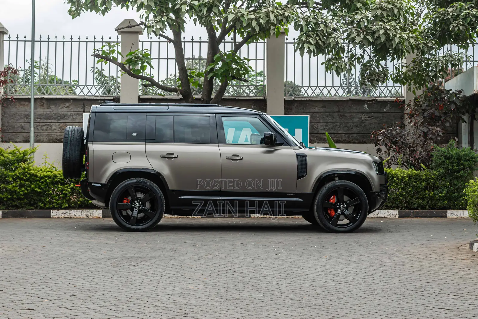 Land Rover Defender 2020 Brown
