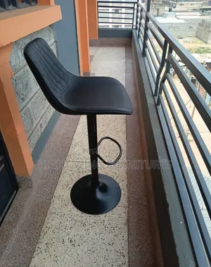 Stylish Confortable Seating - Modern Adjustable Black Stoos