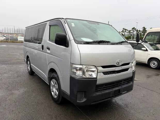 Toyota HiAce 2019 Silver
