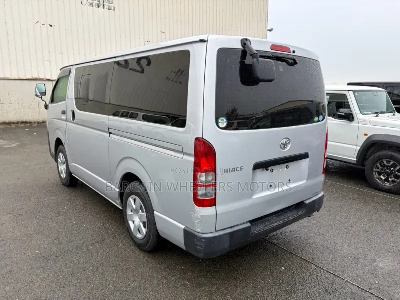 Toyota HiAce 2019 Silver